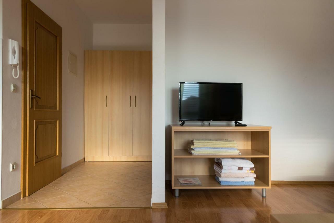 House Vera Baska Voda Luaran gambar
